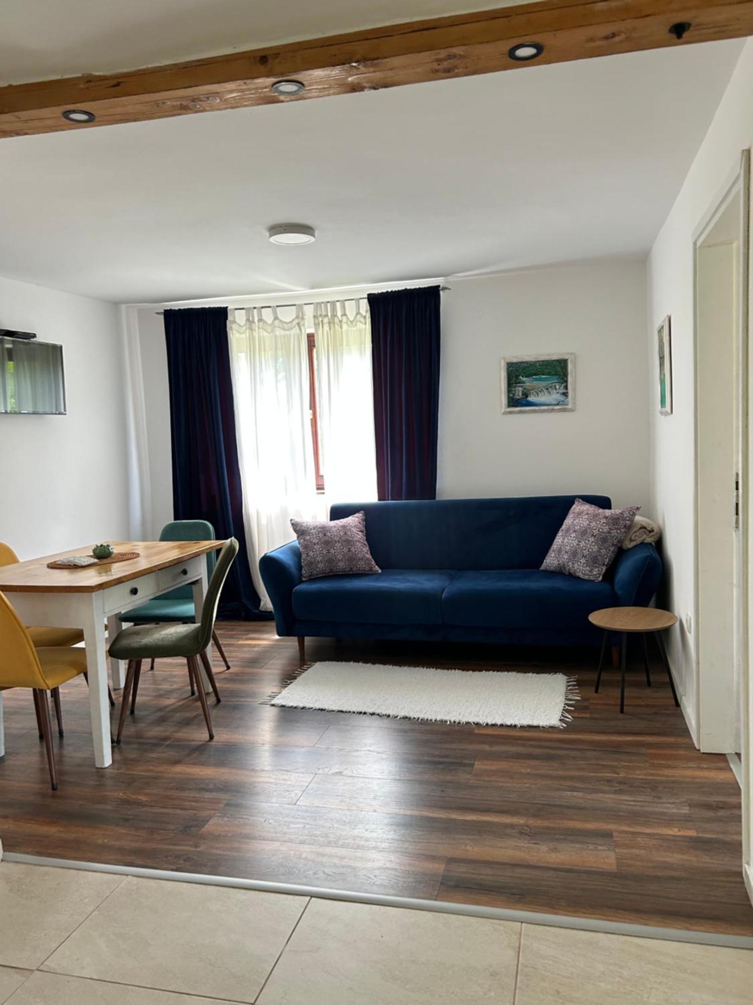 Licko Petrovo Selo Apartments Celopek מראה חיצוני תמונה